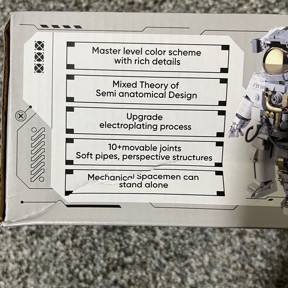 Mechanical Spaceman Building Blocks Set, New without tags - Picture 6 of 10
